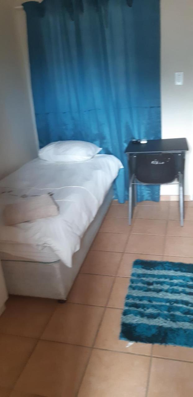 African Sky Guesthouse วินด์ฮุก ภายนอก รูปภาพ