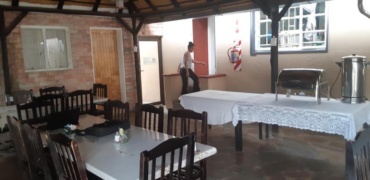 African Sky Guesthouse วินด์ฮุก ภายนอก รูปภาพ