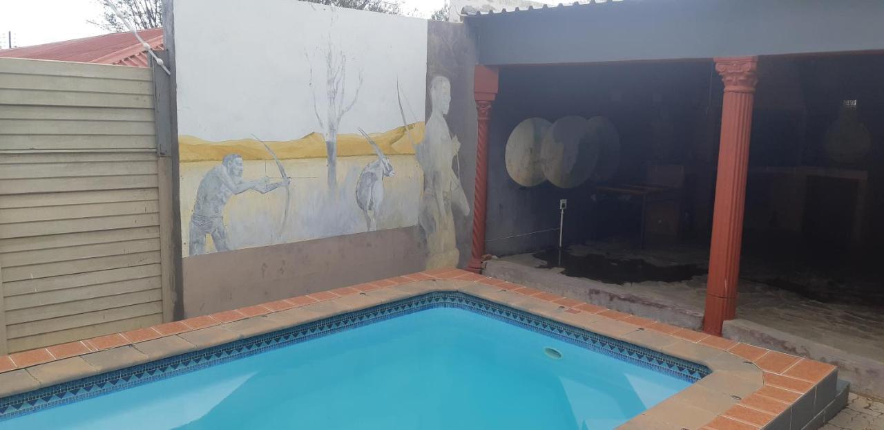 African Sky Guesthouse วินด์ฮุก ภายนอก รูปภาพ